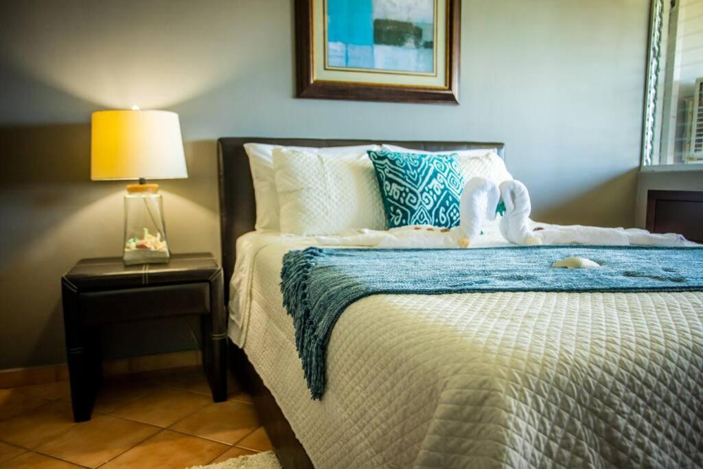 Enchanted Jewel 39 Beachfront Pool Лукильо Екстериор снимка