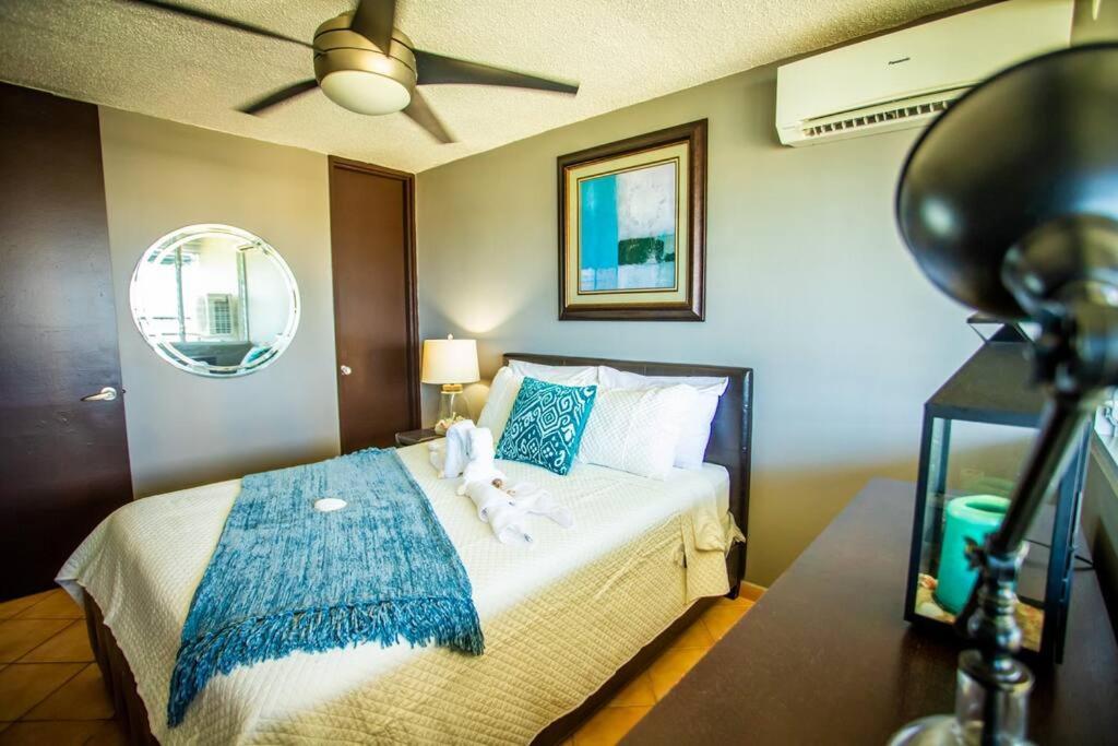 Enchanted Jewel 39 Beachfront Pool Лукильо Екстериор снимка